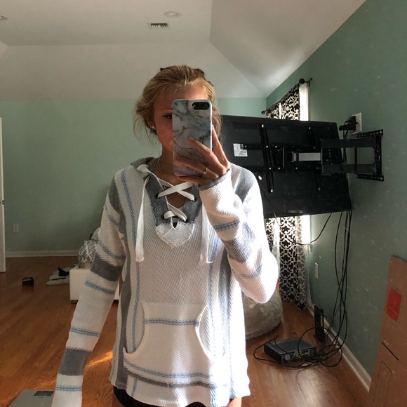 Sweaters - Beachy sweater